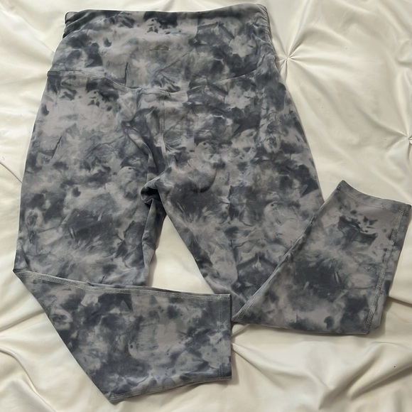 Earth Yoga v waist rouged side Size Medium - Picture 4 of 5